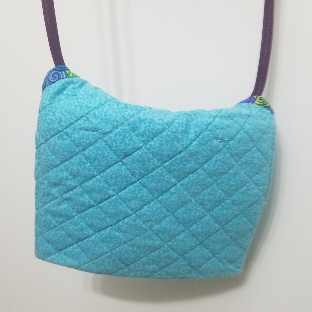 Quirky beauty- a homemade blue & green purse - Picture 11 of 12